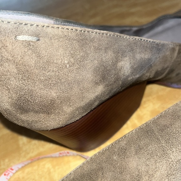 Eileen Fisher ladies wedge style green suede Hawk heels with pointy toe SZ 9.5 - Picture 10 of 10